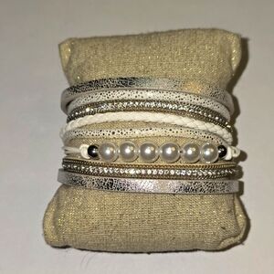 House‎ Of Harlow Leather Faux Pearl Silver and White Magnetic Bracelet New
